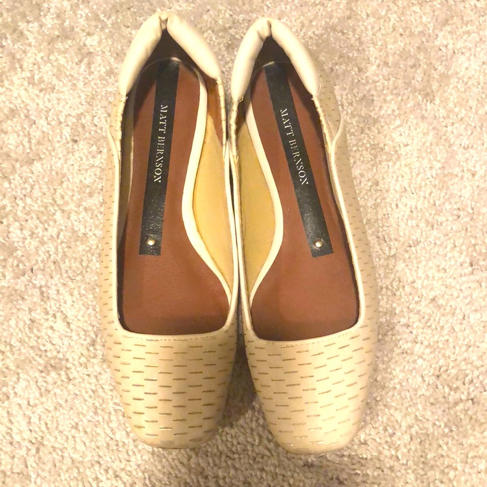 Flat shoes